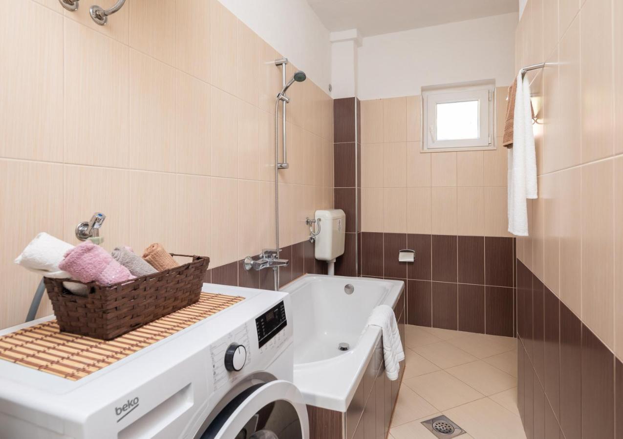 Apartment Beba Dugi Rat Εξωτερικό φωτογραφία